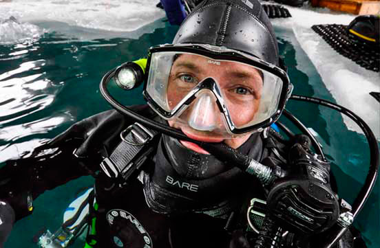 Ice Diving at Lake Minnewanka